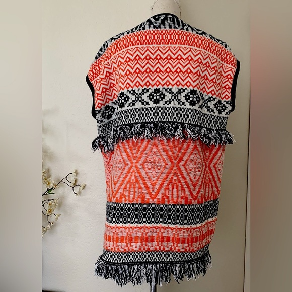 LUCKY Fringe Jacquard Sweater Vest - Picture 9 of 13